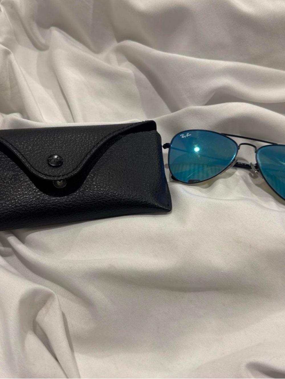 Ray-Ban Aviator Sunglasses with Blue Lenses and Black Case